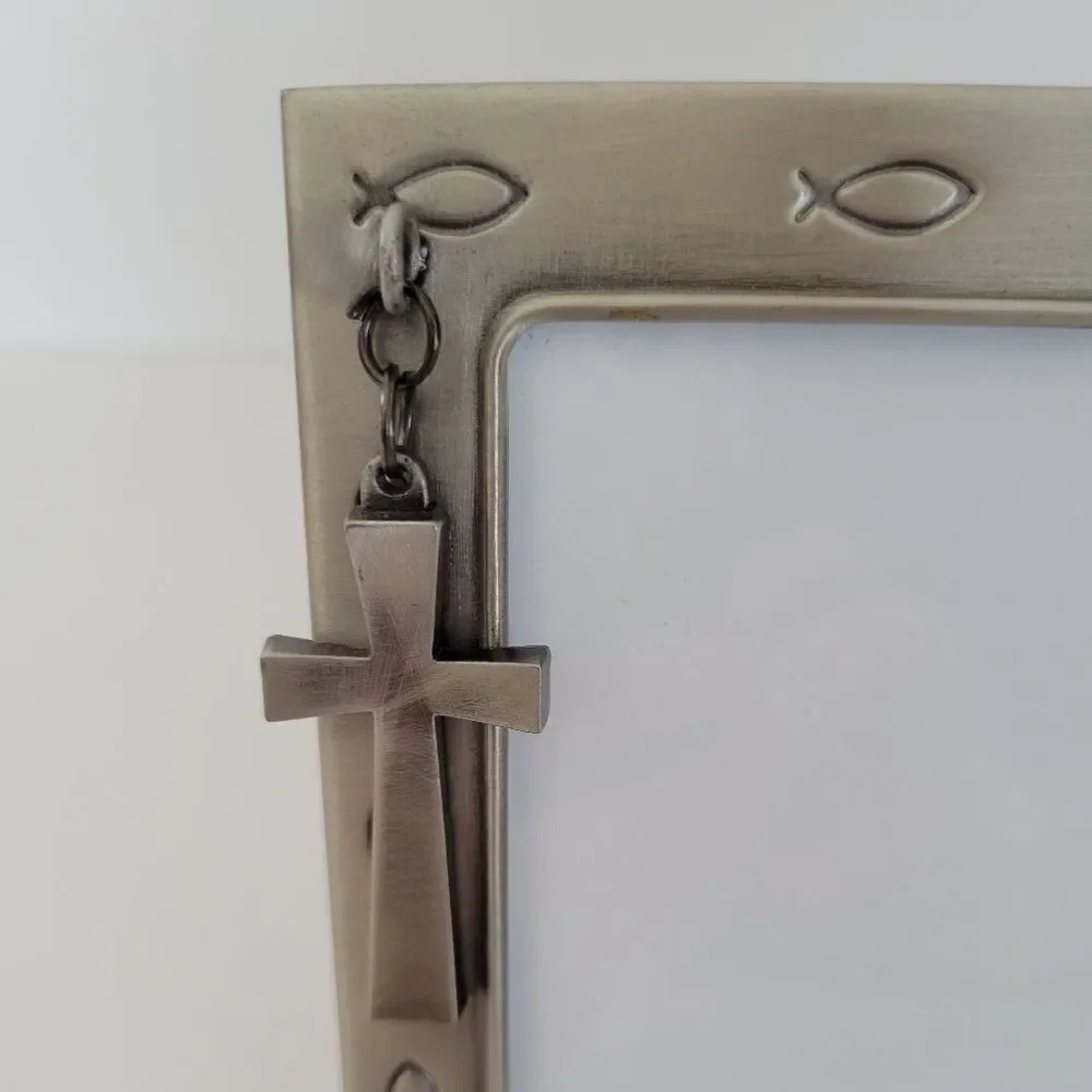 Fetco Kayla Cross Silver Frame